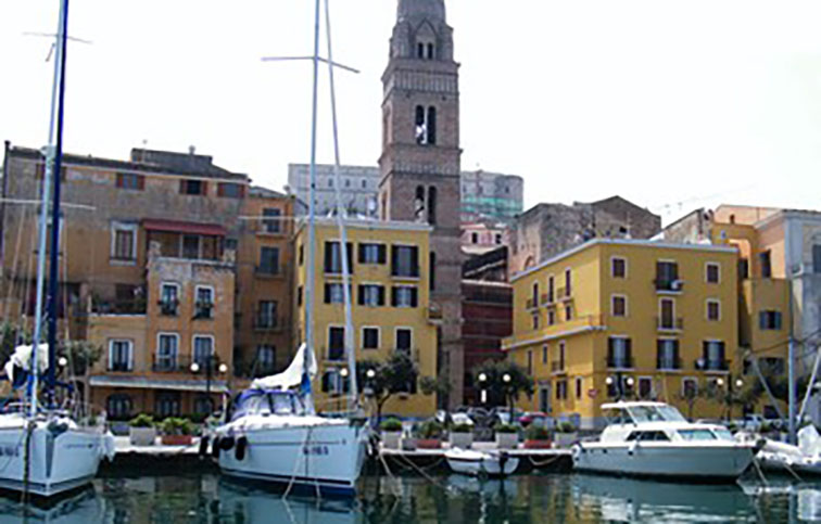 gaeta il porto e sant erasmo
