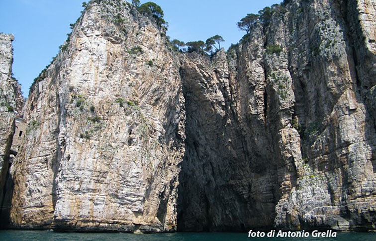 gaeta la montagna spaccata e la grotta del turco