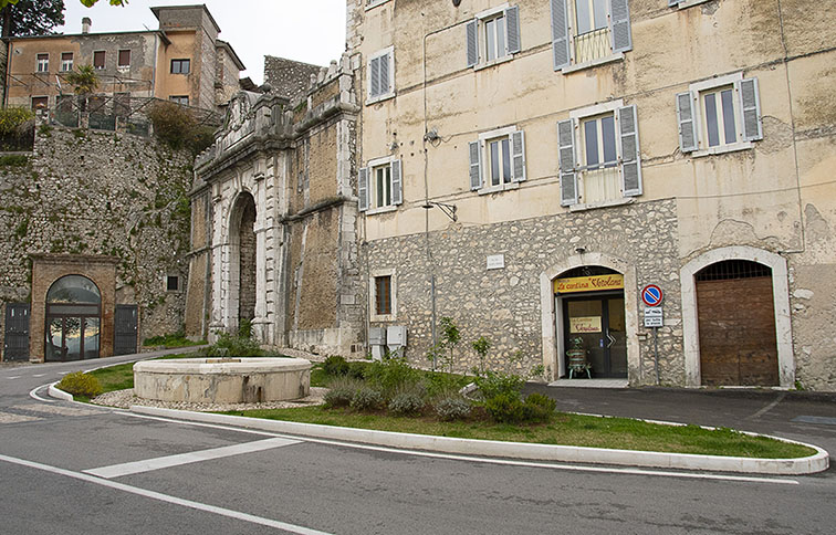 veduta porta romana
